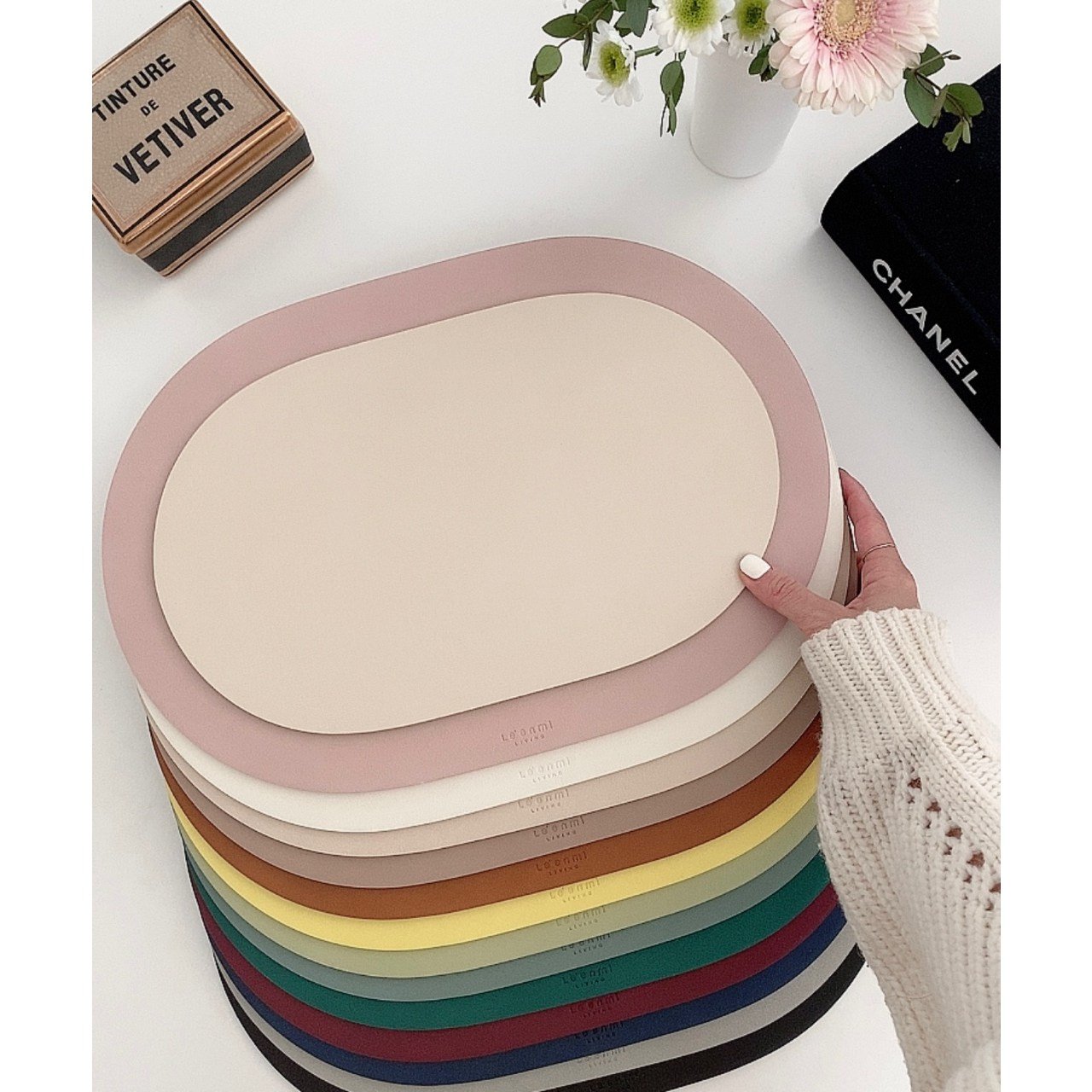 르엔미 양면 방수 타원 가죽트레이 (라지), 가로37.5cm/세로27.5cm/두께4mm, 타원(대)블랙/뒤 진그레이, 1개 상세 이미지 2